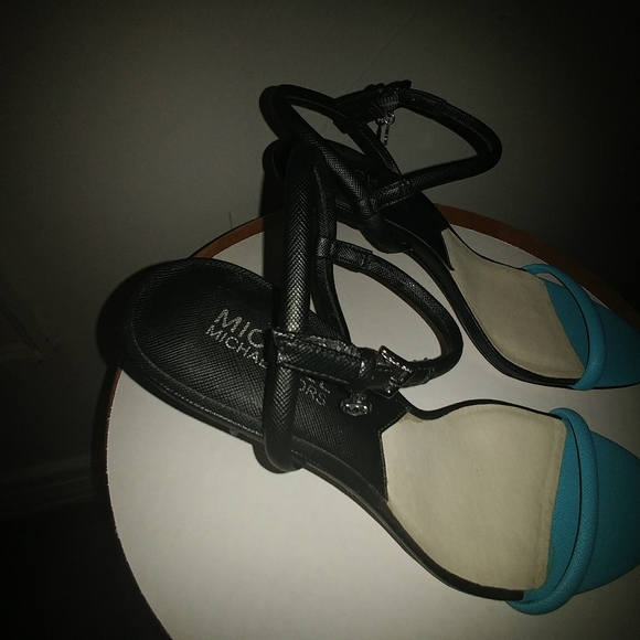 Michael kors shoes - Picture 3 of 7